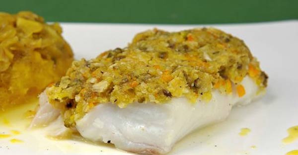 Dos de cabillaud en croûtes d'amandes et pistaches, compotée de fenouil au safran et marmelade d'oranges