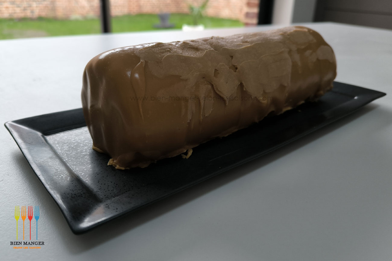 Bûche vanille, caramel, noix de pécan – Rendu final de la recette